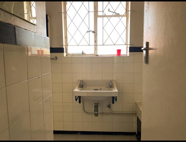 0.5 BEDROOM FLAT FOR SALE IN GLENWOOD